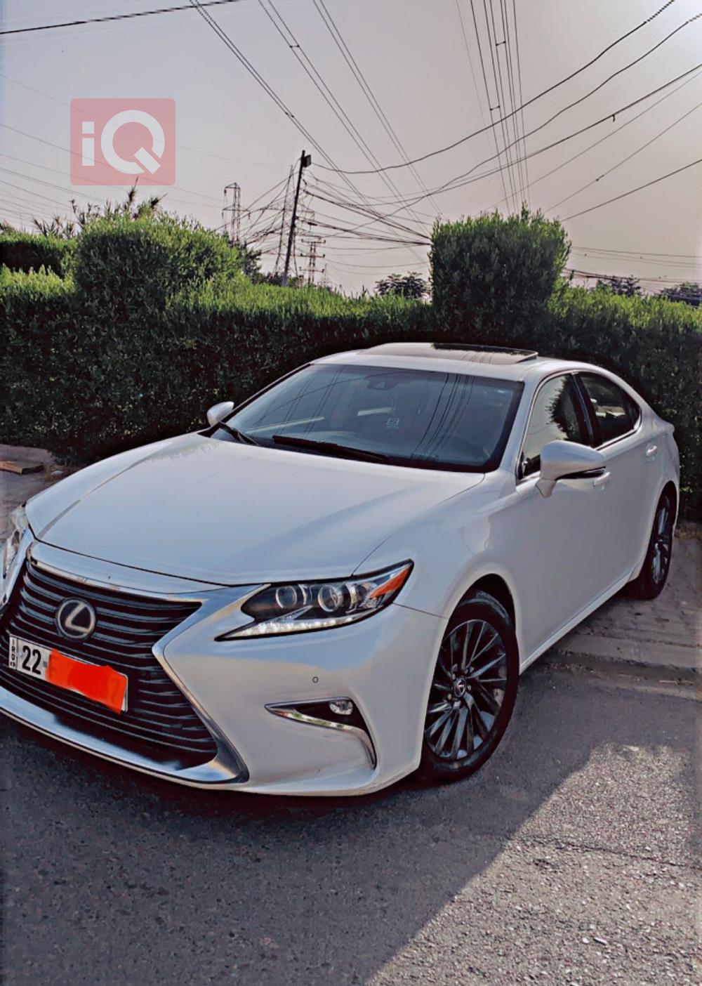 Lexus ES